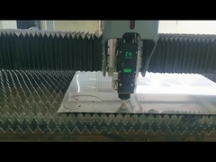 Produzione a serie di schermi di molibdeno per forni a vuoto, taglio laser per migliorare l'efficienza della produzione